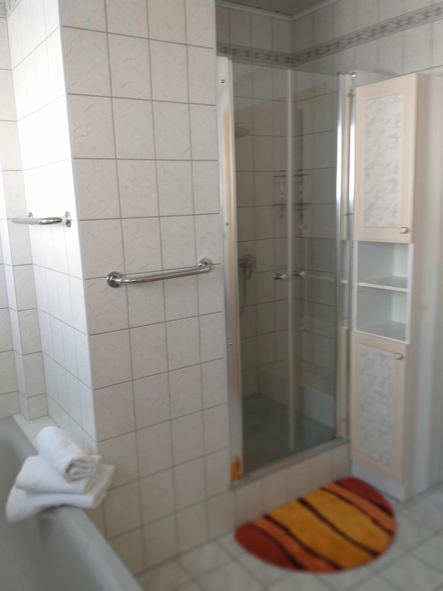 Apartment Zwei Schlafzimmer- Betten In Komforthoehe Baumholder Bagian luar foto